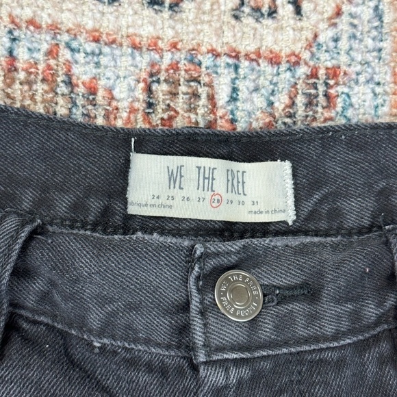 We the Free Size 28 Black Raw Him distressed Shorts - Picture 3 of 8